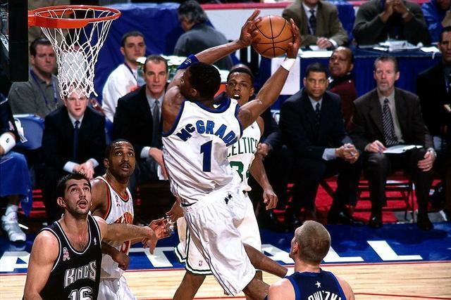 记者：本届世界杯将有半场球员和教练采访，赛前两天开发布会（记者透露：本届世界杯增设半场球员和教练采访，赛前两天举行发布会）