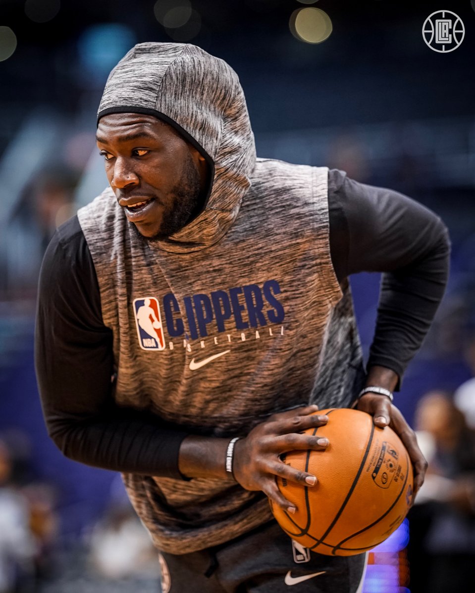 末节33-10！浙江男篮21分大胜深圳，吴前22+6刘泽一17+5，老将周鹏低迷（末节33-10掀翻局势 浙江男篮21分胜深圳 吴前22+6刘泽一17+5 周鹏低迷）