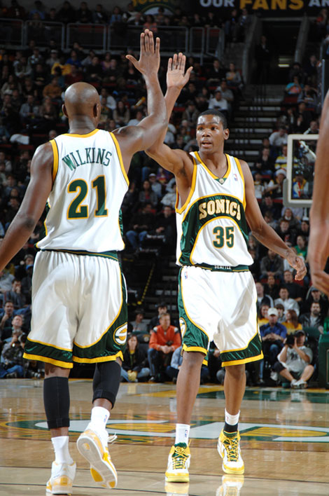 20岁零205天，伊尔迪兹成为尤文历史上最年轻的百场先生（年仅20岁205天，伊尔迪兹加冕西尤文队史最年轻百场球员）