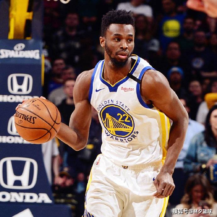 足坛年度十大新闻出炉，各界议论不断（年度足坛十大要闻揭晓，引发各界热议）