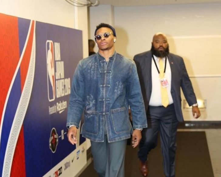 逆天，挪威甲门将点球大战一脚将摆好的球踢走以干扰对方（点球大战离谱一幕：挪甲门将故意将摆好的球踢走干扰对手）