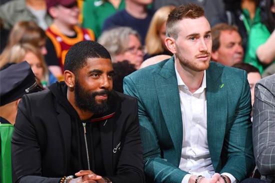 川普狂喜，乡下人乐队将在世界杯抽签仪式结束后表演《YMCA》（特朗普喜不自禁：世界杯抽签仪式落幕后，乡下人乐队将献唱《YMCA）