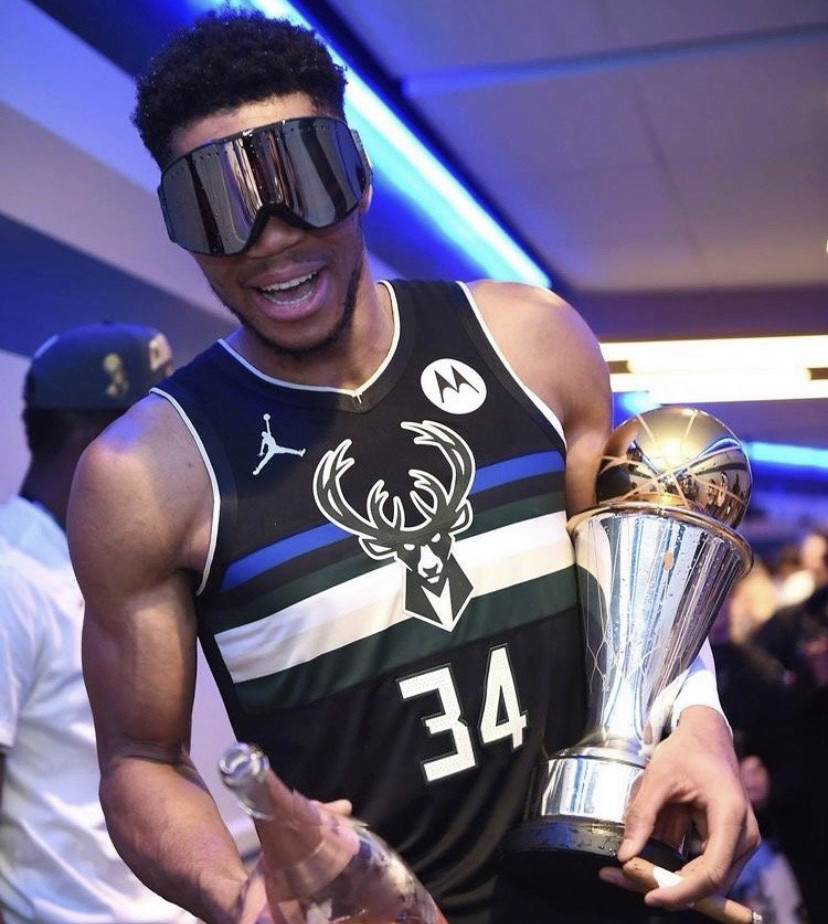 篮球湖人核心球员防守数据提升（湖人核心球员防守数据上扬）