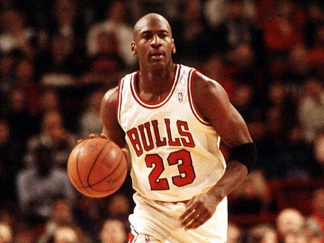 里德谈拜仁兴趣：队友会拿这事开玩笑，这不会分散我的注意力（里德回应拜仁传闻：队友常拿来开玩笑，但不影响我的专注）