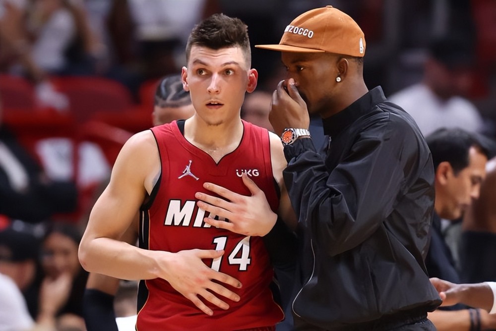 王钰栋新经纪公司：曾代理莱万、拜尔，旗下球员多在德国、瑞士踢球（王钰栋加盟新经纪：曾服务莱万、拜尔，客户多在德瑞联赛效力）